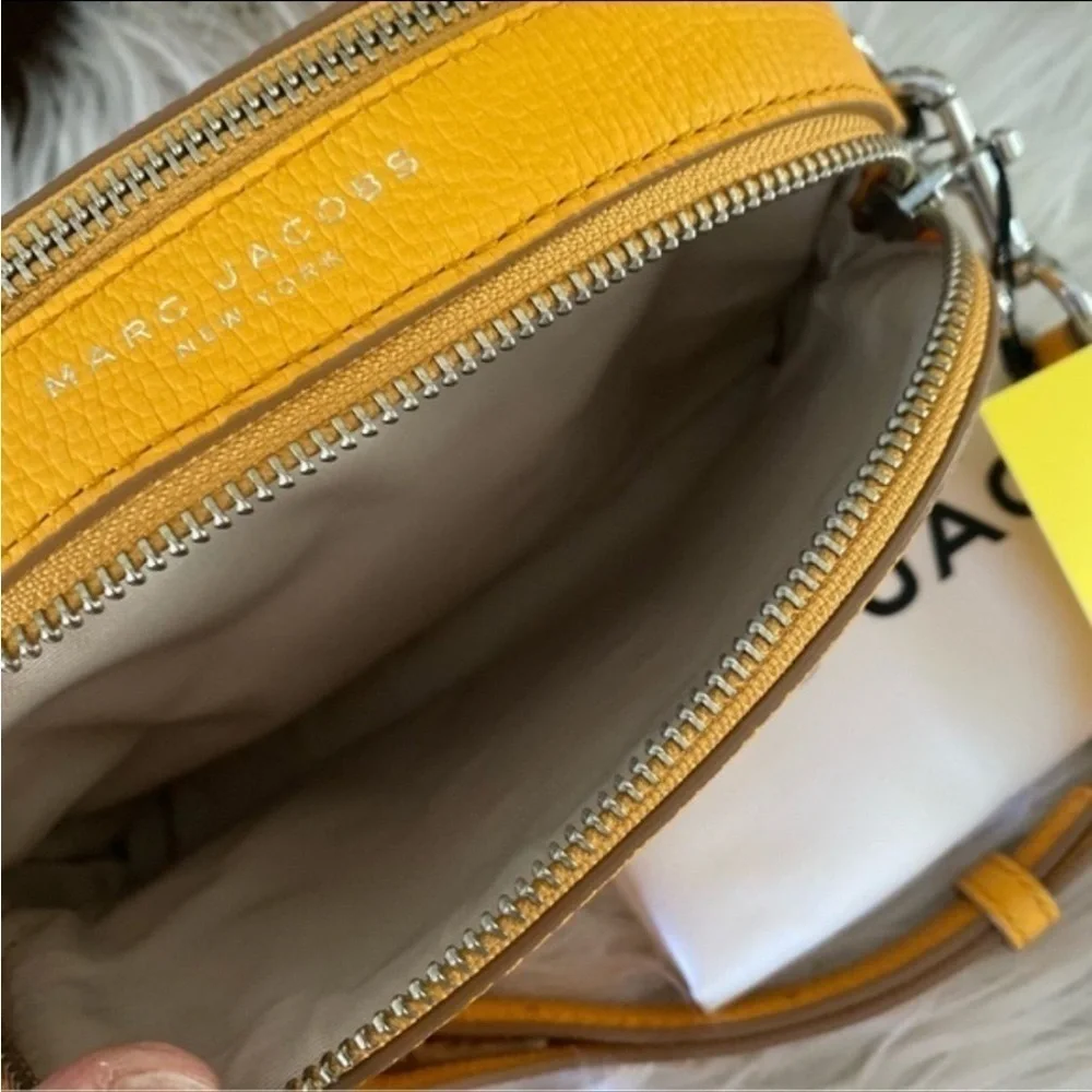 Marc jacobs shutter leather crossbody bag